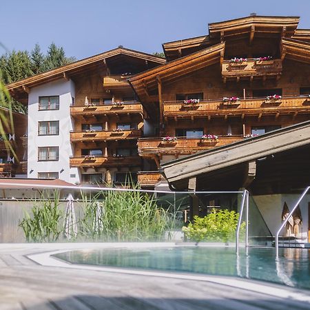 Hotel Die Sonne ซาลบาคฮินเทอร์เกลมม์ ภายนอก รูปภาพ