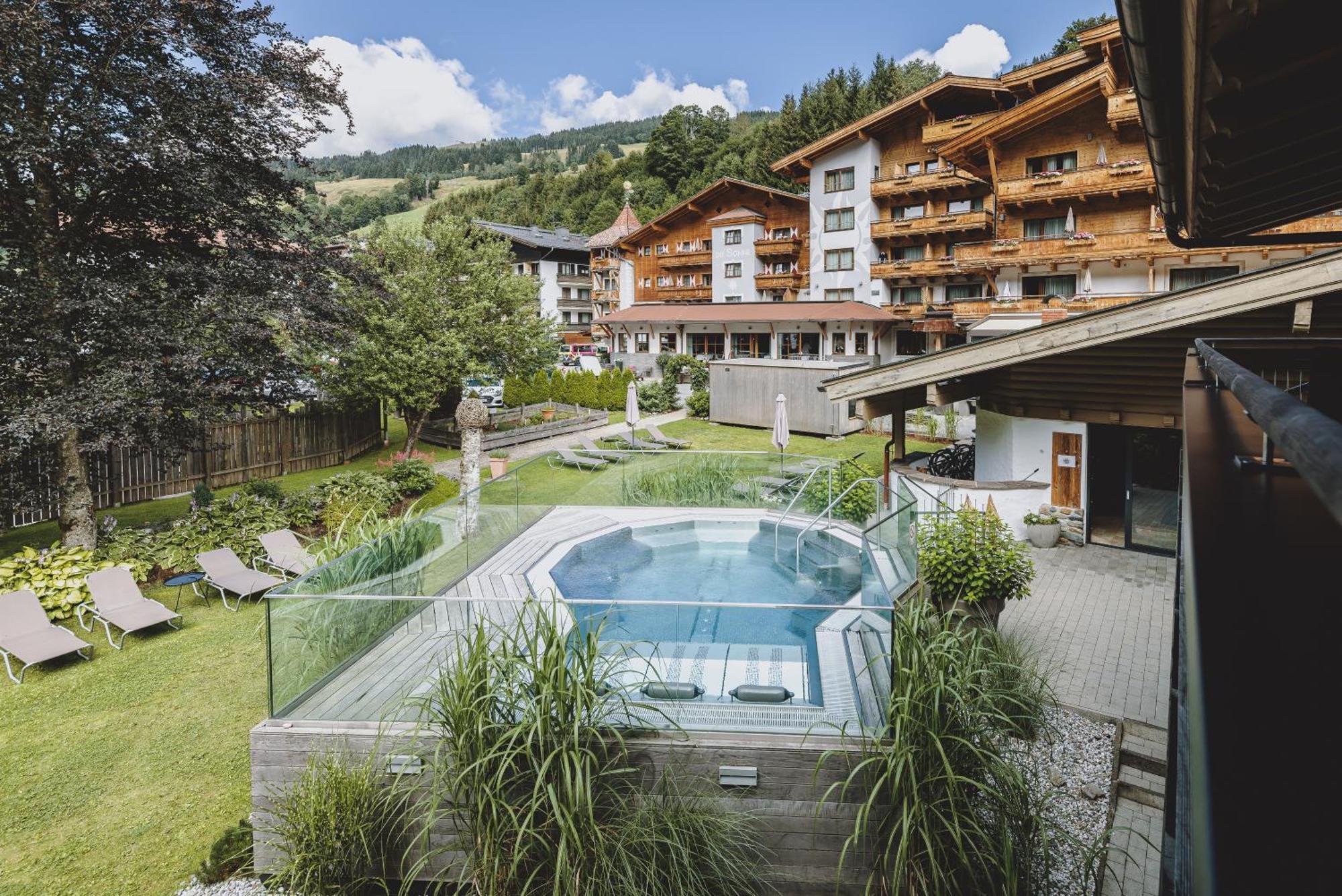 Hotel Die Sonne ซาลบาคฮินเทอร์เกลมม์ ภายนอก รูปภาพ